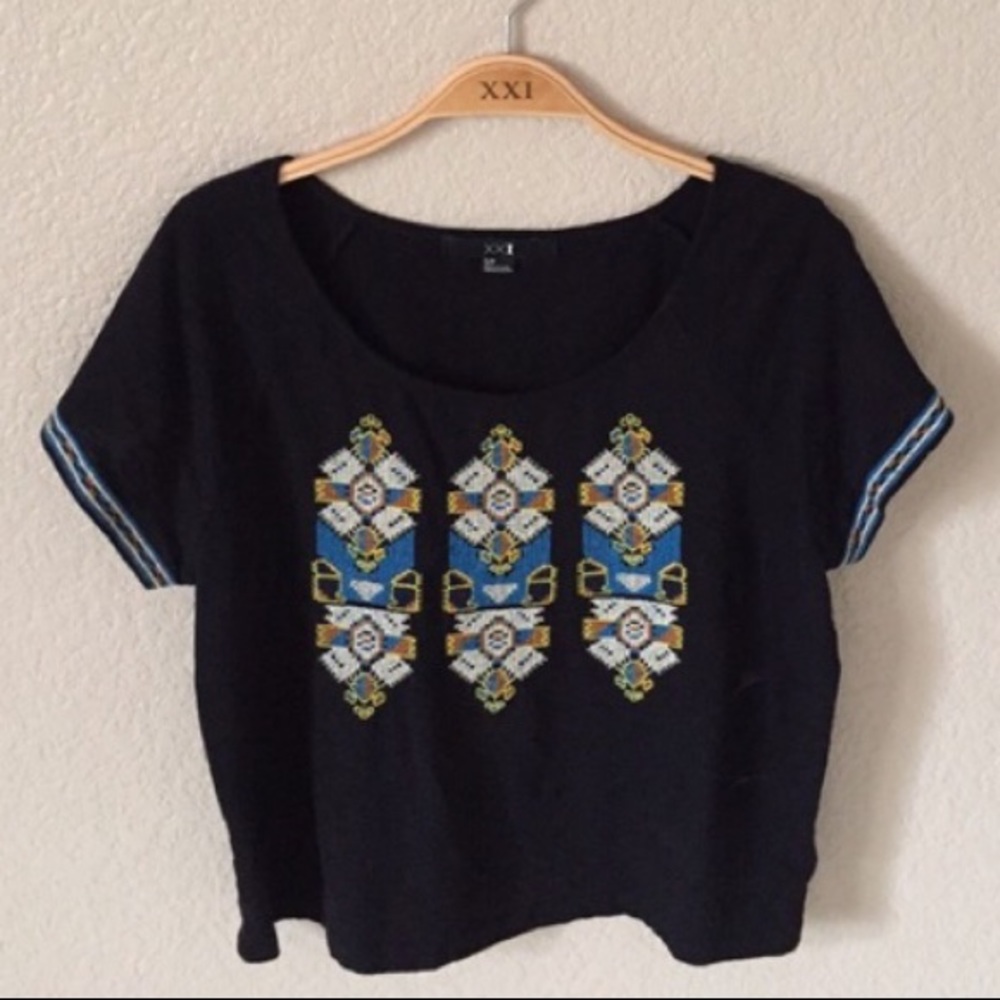 Tribal top